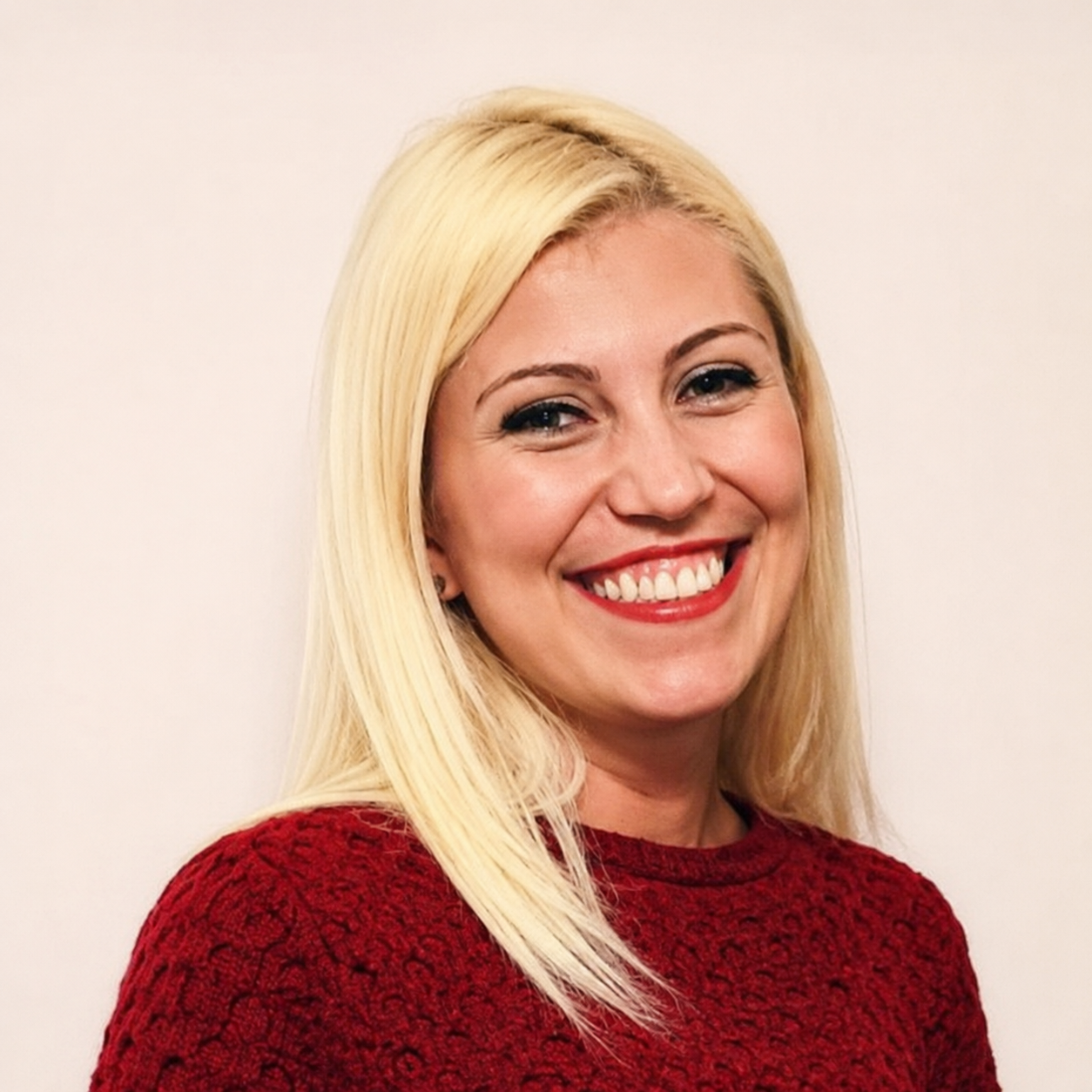 Denise Soares — representante oficial Mawwal Arábia em Maringá